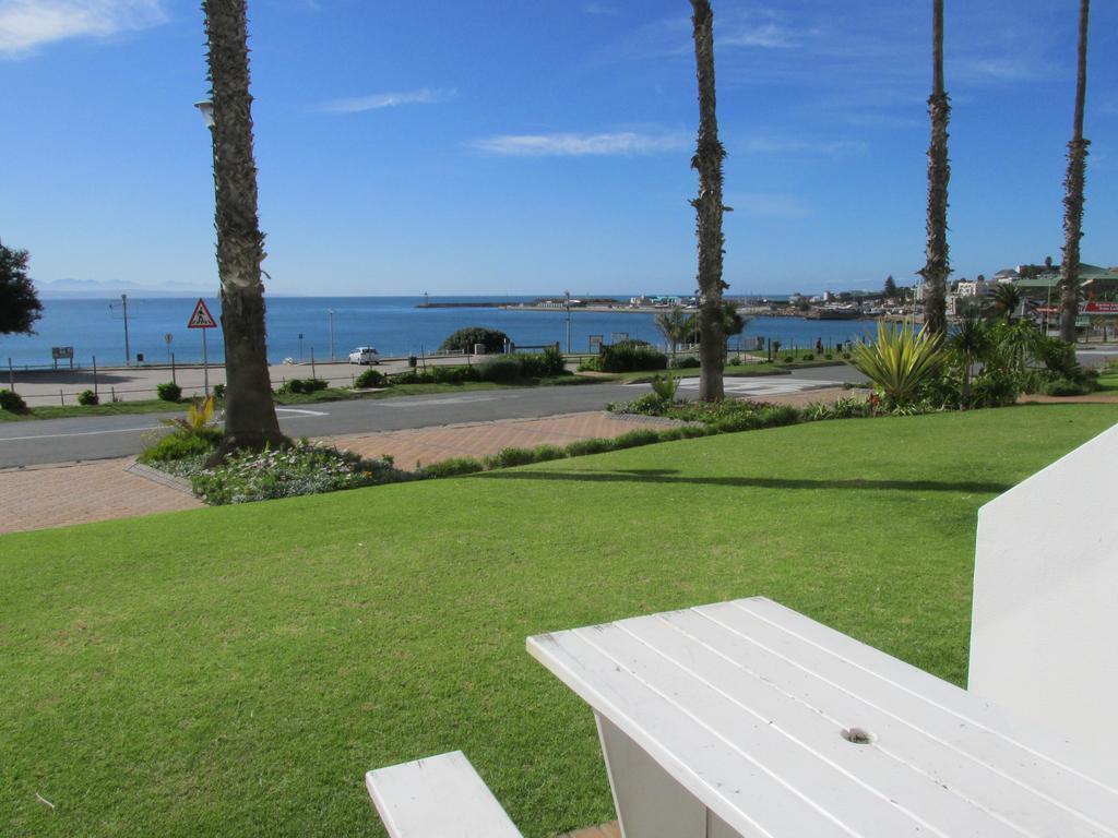 Point Village Accommodation - Santos 7 Mossel Bay Exterior photo